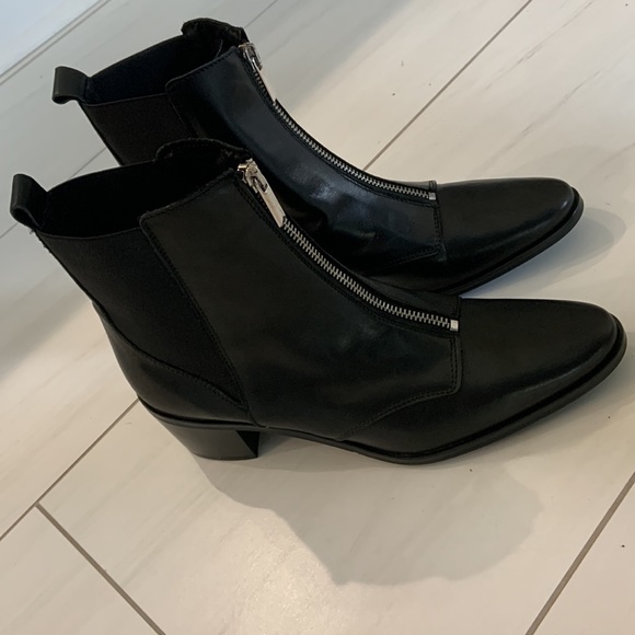 NWOB Charles by Charles David Horace Booties 9-1/2 - Picture 2 of 13